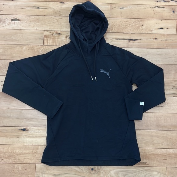 2 Puma Lightweight Hoodies - Picture 3 of 8